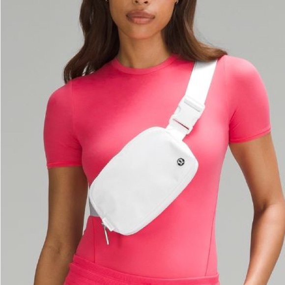 NWT Lululemon white everywhere belt bag 1L - Picture 2 of 9